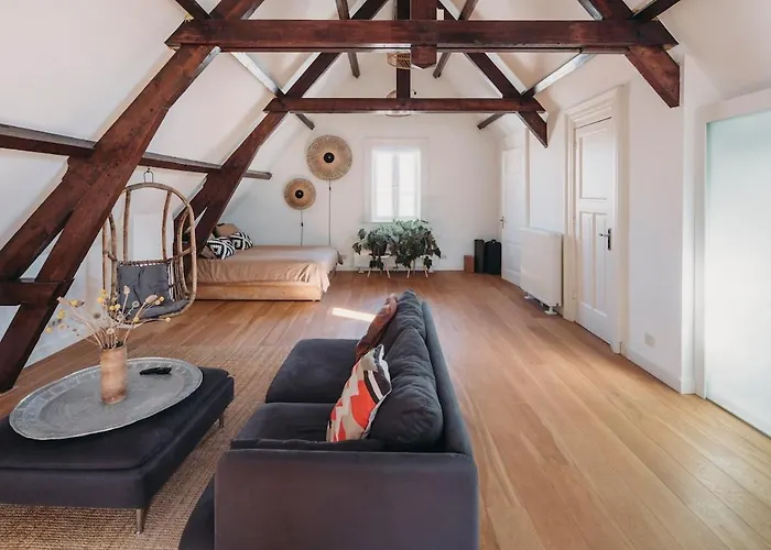 Big Loft 100m From Apartmán *